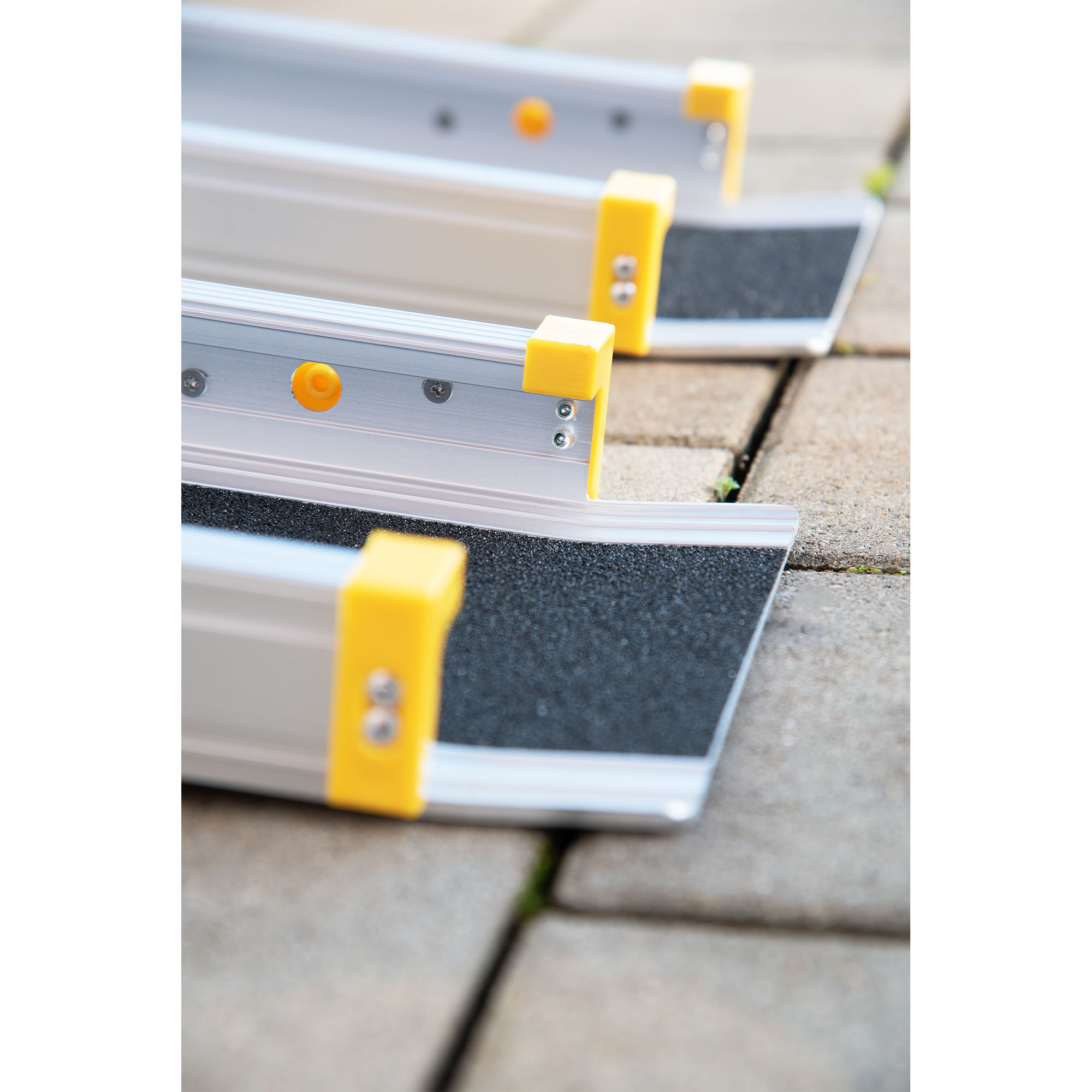 1 Paar Verladeschienen, ausziehbar, Alu, Länge 1220 - 2100 mm, 270 kg