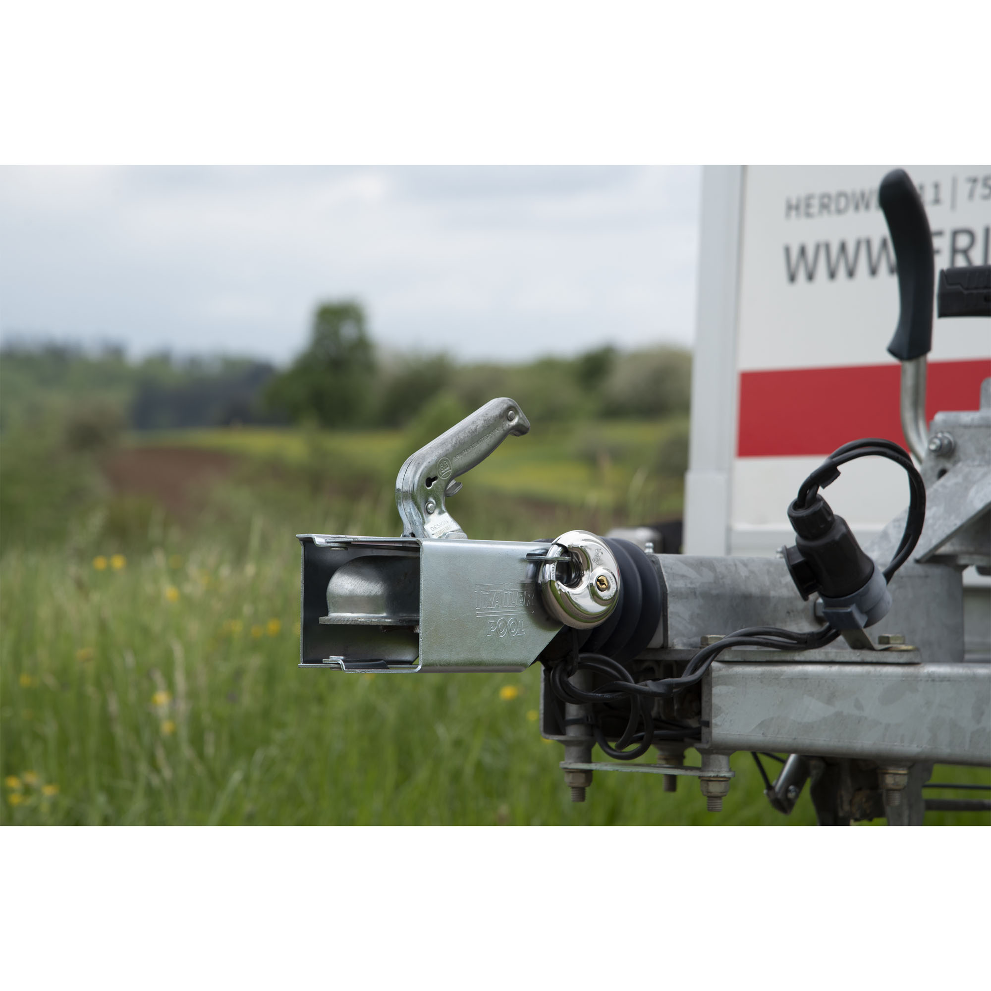 Kastenschloss, klappbar, mit integriertem Riegel