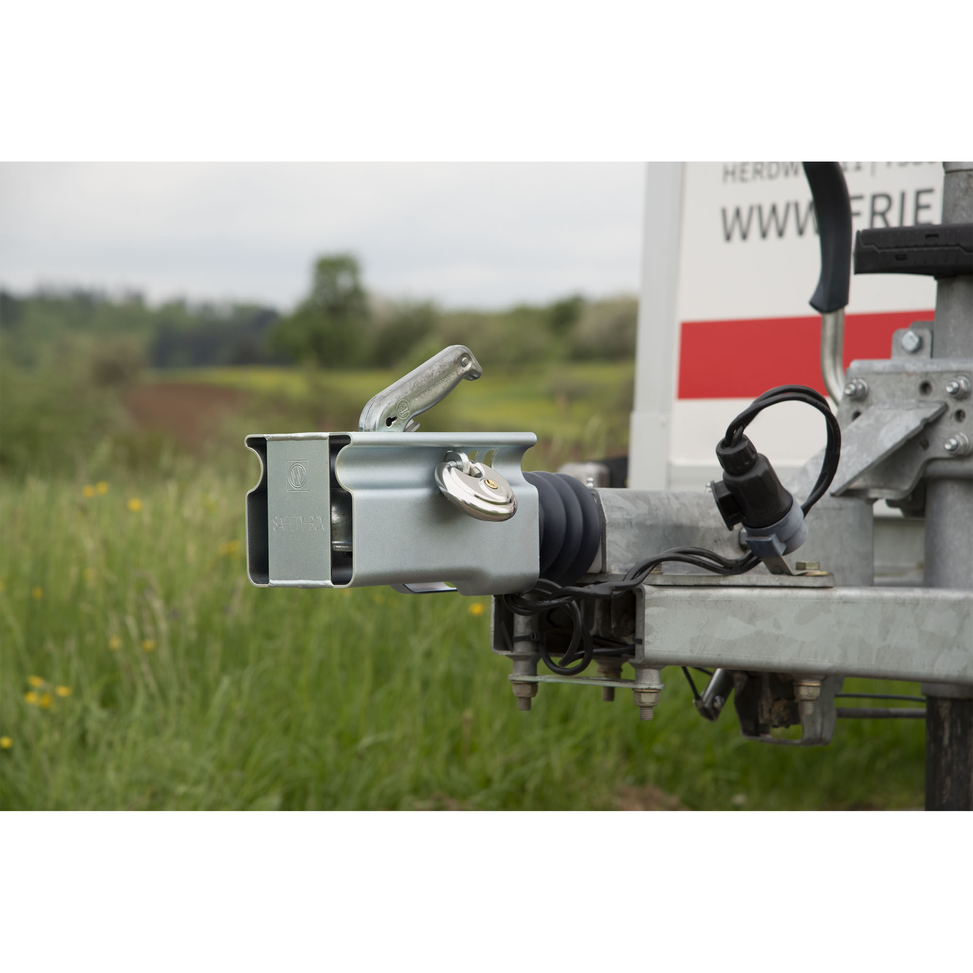 Kastenschloss, mit Vorhängeschloss, Standbetrieb